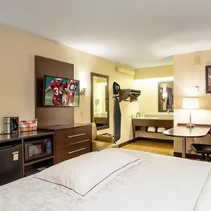 Hotel Red Roof Plus+ - Forest Park / Hampton Ave., Saint Louis